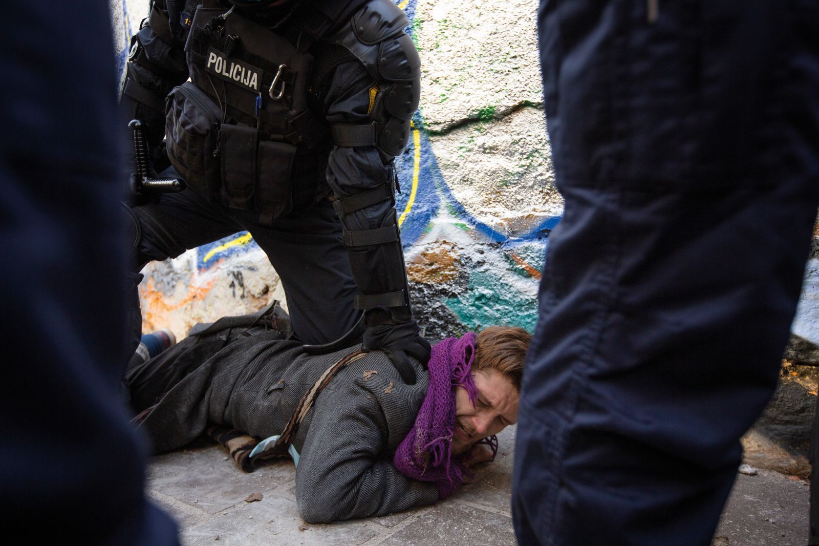 »Kaj narediti, ko ti vzamejo prostor in ne veš kam drugam kot na ulico?«