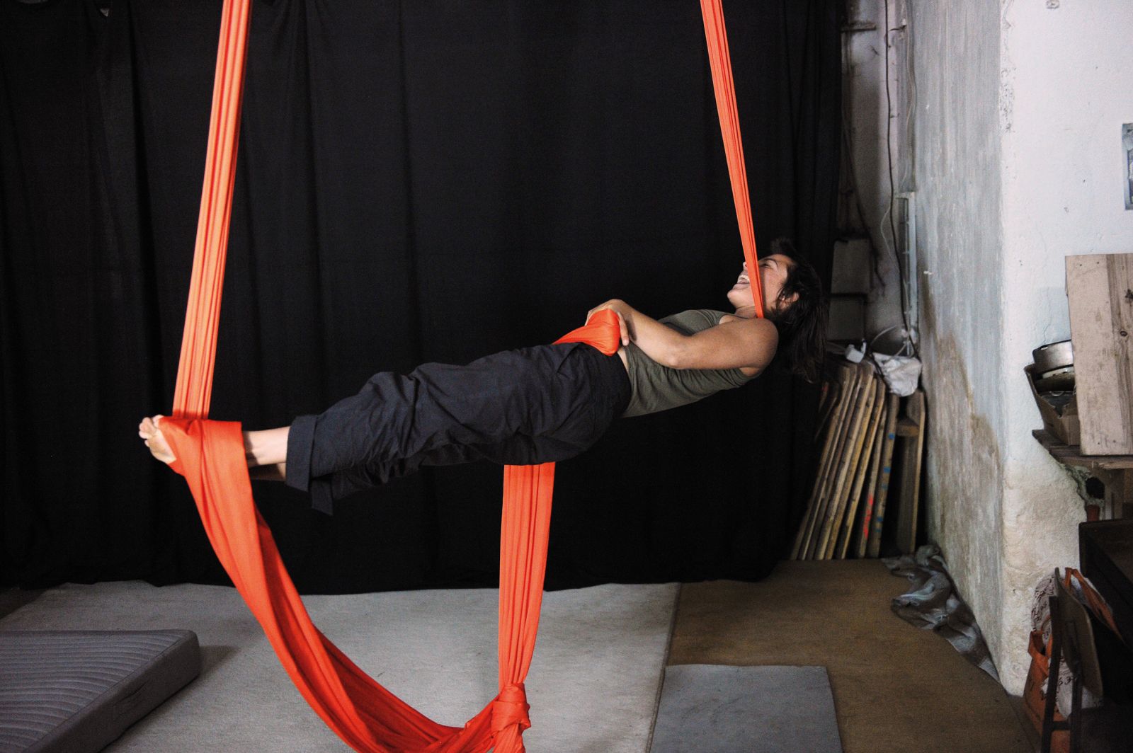 V Rogu je domovala navdušujoča cirkuška šola Cirkusarna