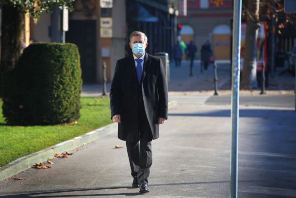 Karl Erjavec, predsednik DeSUS-a, prihaja ali znova odhaja 