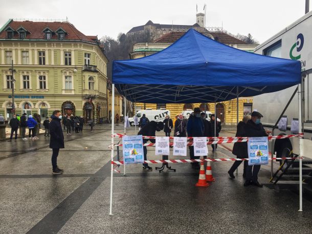 Testiranje na Kongresnem trgu v Ljubljani