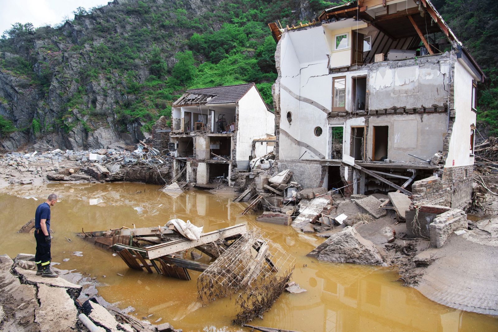 Ruševine stavb v vasi Mayschoss, ki so jih porušile poplave v zahodni Nemčiji. 