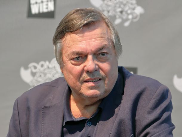 Drago Jančar, uspešen pisatelj in (zadržan) zagovornik desne vlade
