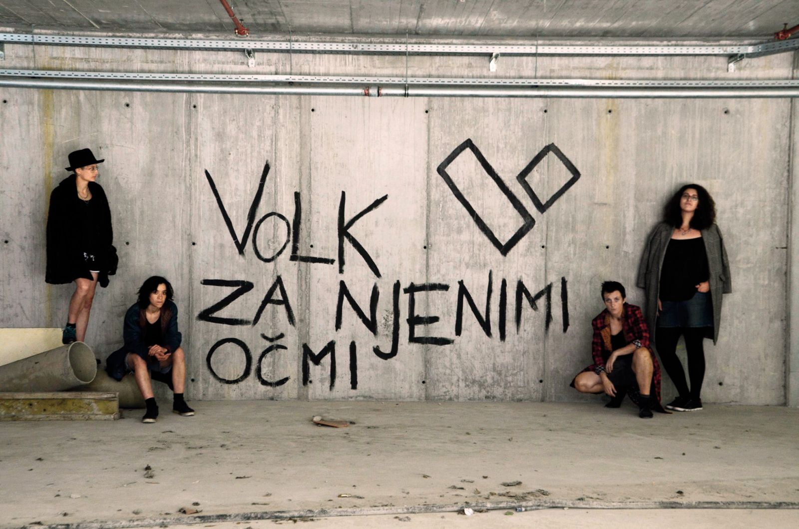 Volk za njenimi očmi