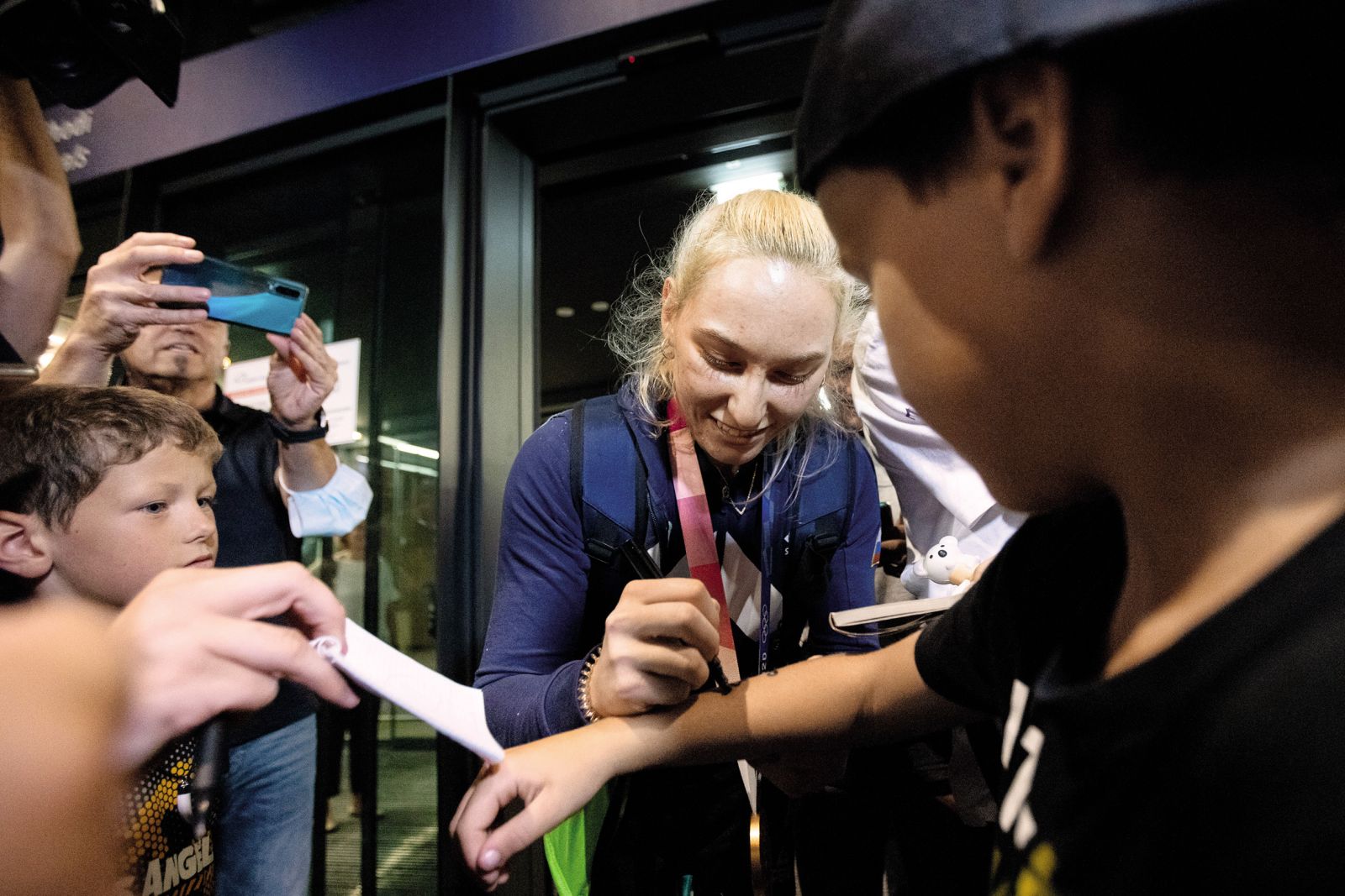 Sprejem zlate Janje na Brniku | Luka Dakskobler
