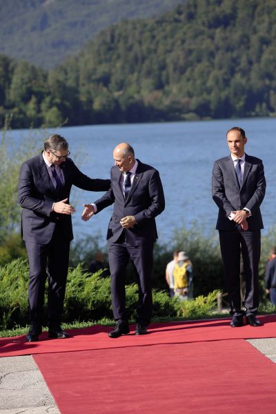 Aca in Janez: Zemono ali u Zemun?