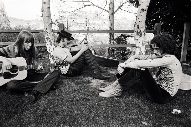 Joni Mitchell, David Crosby in Eric Clapton v Laurel Canyonu v šestdesetih