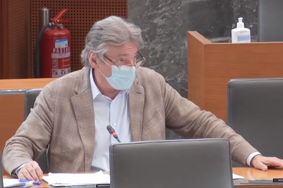 Minister za kulturo Vasko Simoniti je bil na današnji seji do sogovornikov precej žaljiv