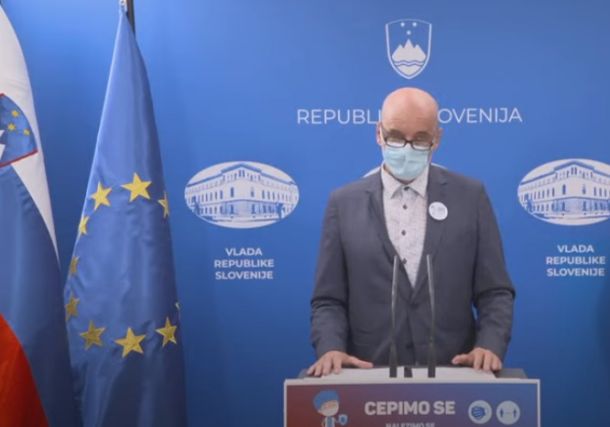 Vlada vnovič skrajšala pogoj prebolelosti 