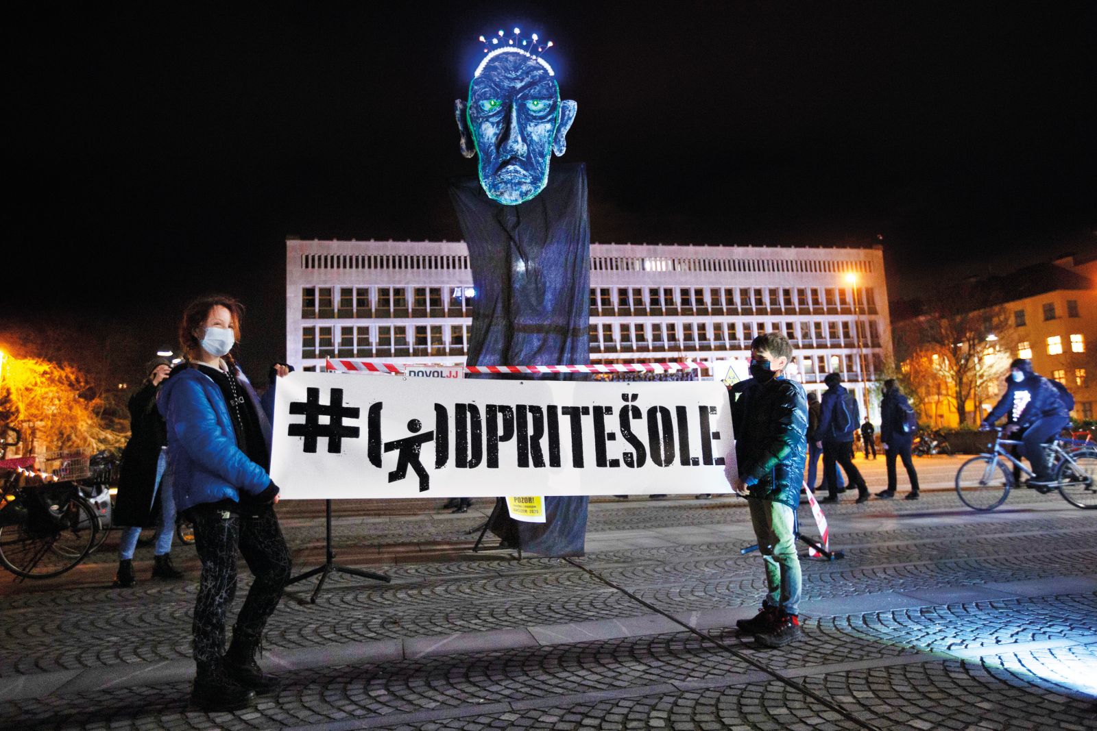 Februarski protest zaradi zaprtja šol