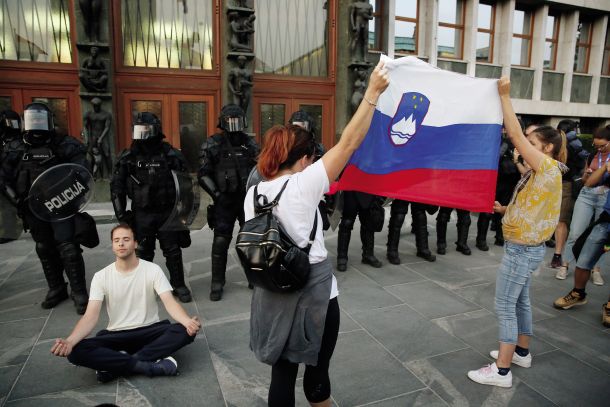 Protest proti vsem ukrepom v Ljubljani 