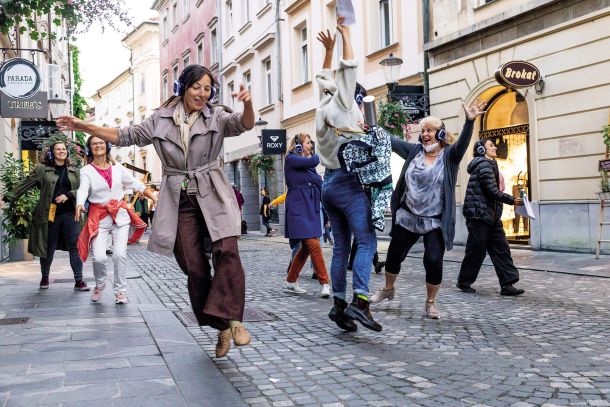 Ajda Tomazin: Jata izkušenih ptic, nagrada občinstva, festival Gibanica, LJ