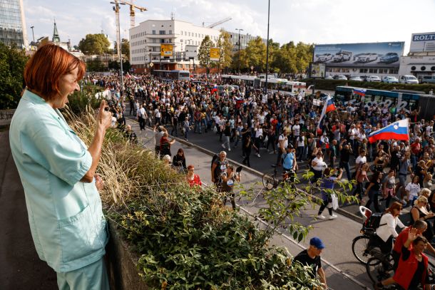 Sredin protivladni protest na Celovški cesti v Ljubljani 