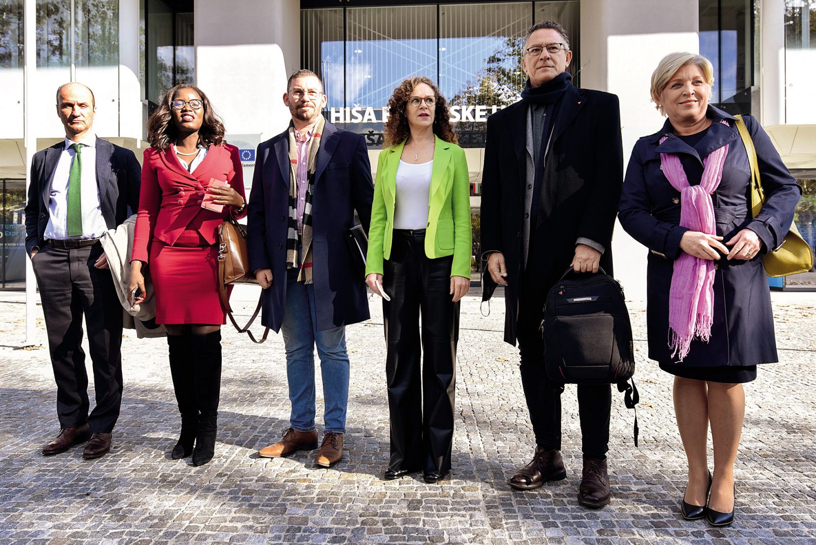 Del skupine evropskih poslancev, ki je oktobra obiskala Slovenijo. Med njimi je evropska poslanka SDS-a Romana Tomc, ki zdaj svoji kolegici Tanji Fajon očita, da se je vmešala v poročilo.