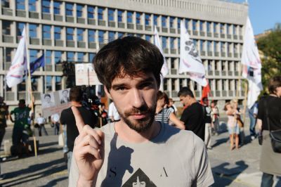 »Ali sem se z izpolnitvijo PCT pogojev vdal fašističnemu nadzoru?«