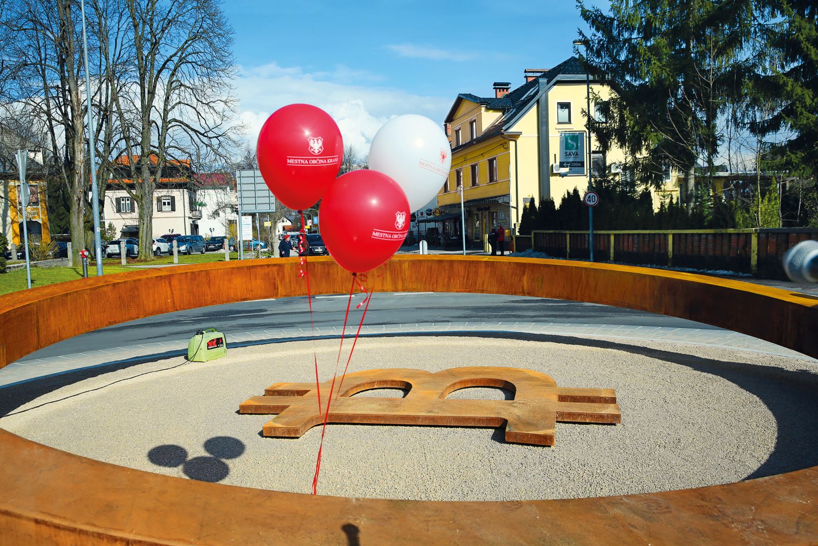 Slovenija je bitcoinu podarila celo krožišče