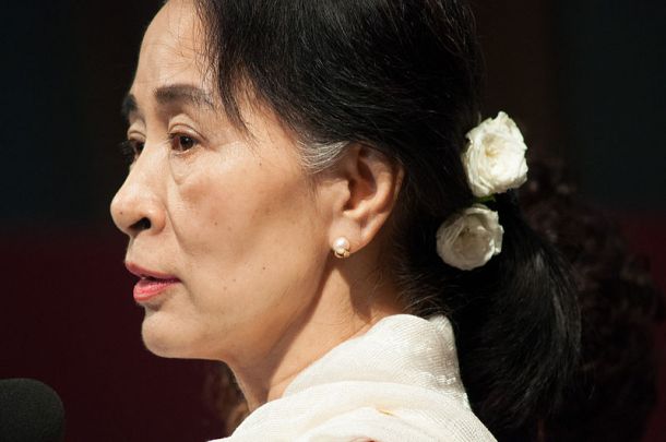  Aung San Su Kyi