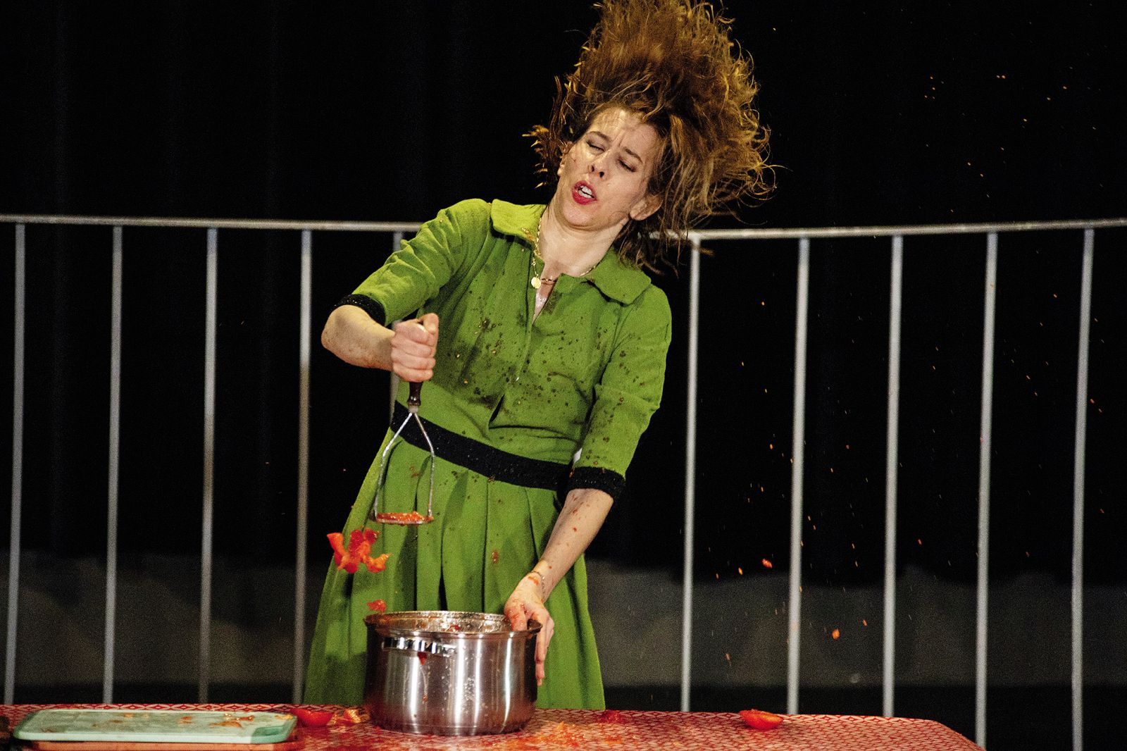 Bojana Robinson in Katja Legin: Oh, kako zelo običajno; Kino Šiška, LJ | Urška Boljkovac