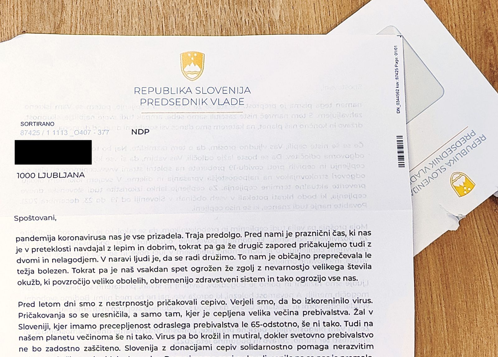 Spodbudno Janševo pismo, z malo manj spodbudnim ozadjem, pojavljajo se očitki, da so do naslovov državljanov prišli na nezakoniti način 