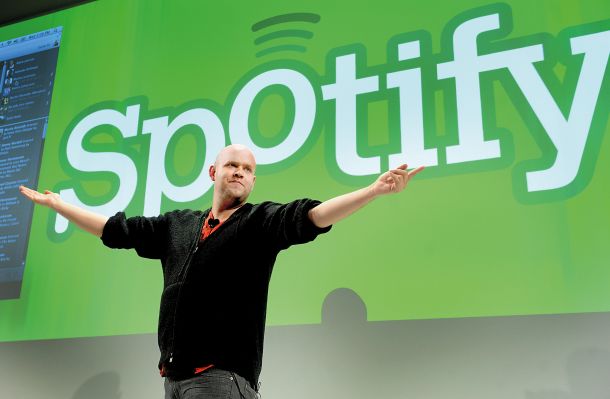 Milijarder Daniel Ek, izvršni direktor podjetja Spotify, je povsem brez posluha za nezavidljiv položaj, v katerem se je znašla večina profesionalnih glasbenikov – v veliki meri tudi po njegovi zaslugi. 