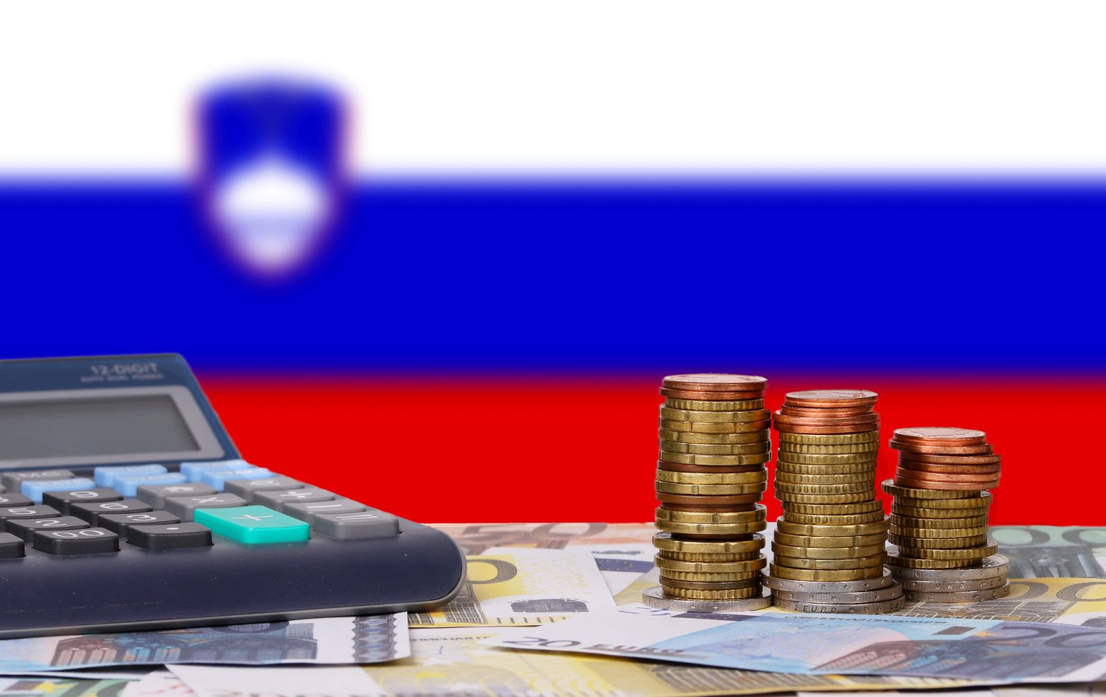 »Bodo uvedli registre za lažji nadzor nekatolikov in Neslovencev?«