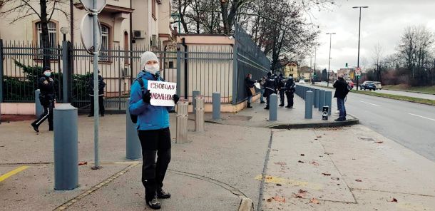 Protest pred ruskim veleposlaništvom 