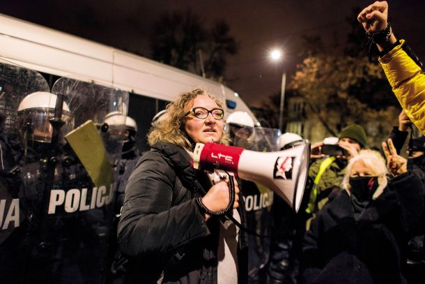 Preganjana, obtožena, zaničevana – poljska aktivistka Marta Lempart 