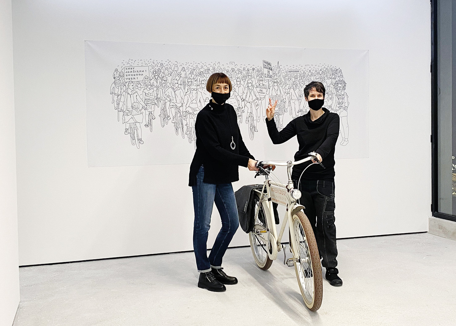 Vesna Bukovec: In vendar me briga; Nataša Kovšca in avtorica, Galerija GONG, NG | Adrijan Cingerle