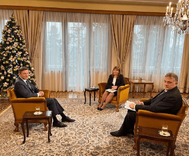 Igor Pirkovič (desno) v družbi predsednika republike Boruta Pahorja in novinarske kolegice Tanje Starič