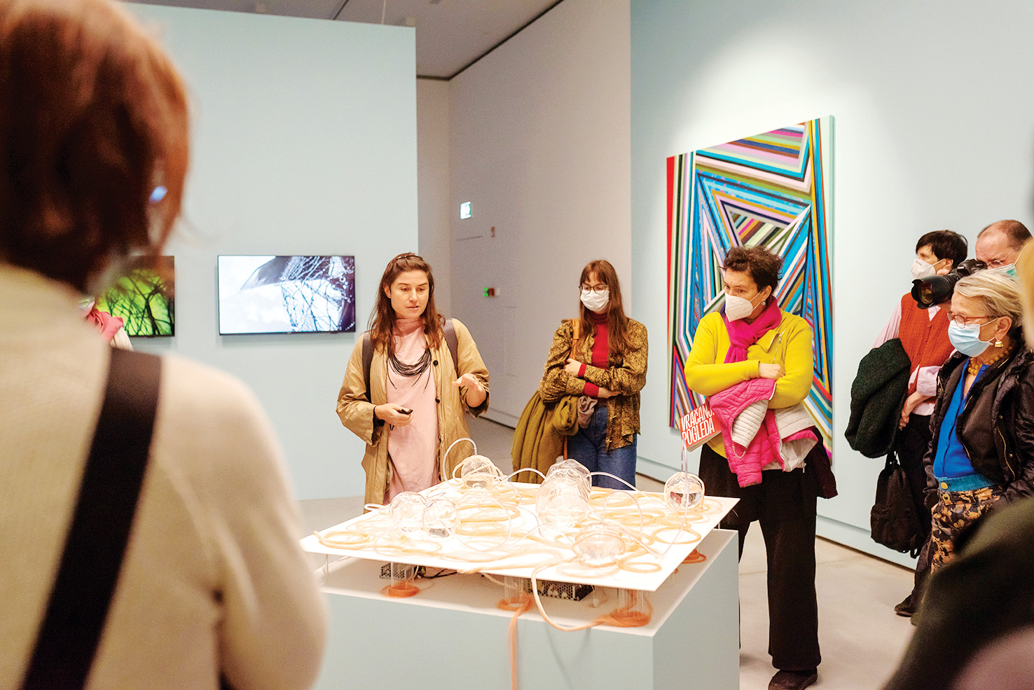 Vračanje pogleda, skupinska razstava umetnic; Saša Spačal: Spekter, Cukrarna, LJ | Blaž Gutman