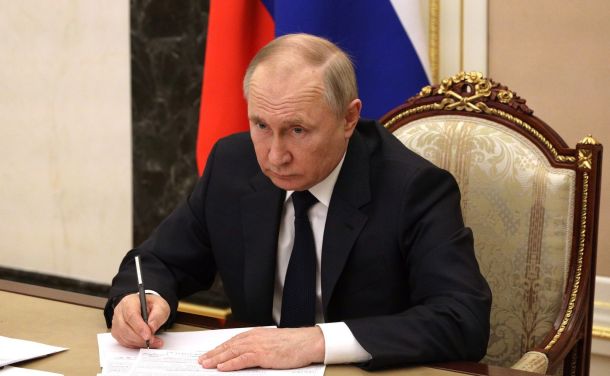 Ruski predsednik Vladimir Putin v Ukrajini ne popušča