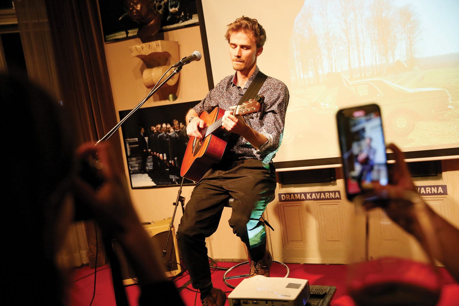 Blaz Mencinger: Ujetnik spominov; debitantski EP in videospot, Kavarna Drama, LJ | Borut Krajnc