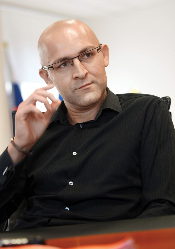 Borut Rončević, strokovnjak, zagovornik vlade in nov v.d. direktor 