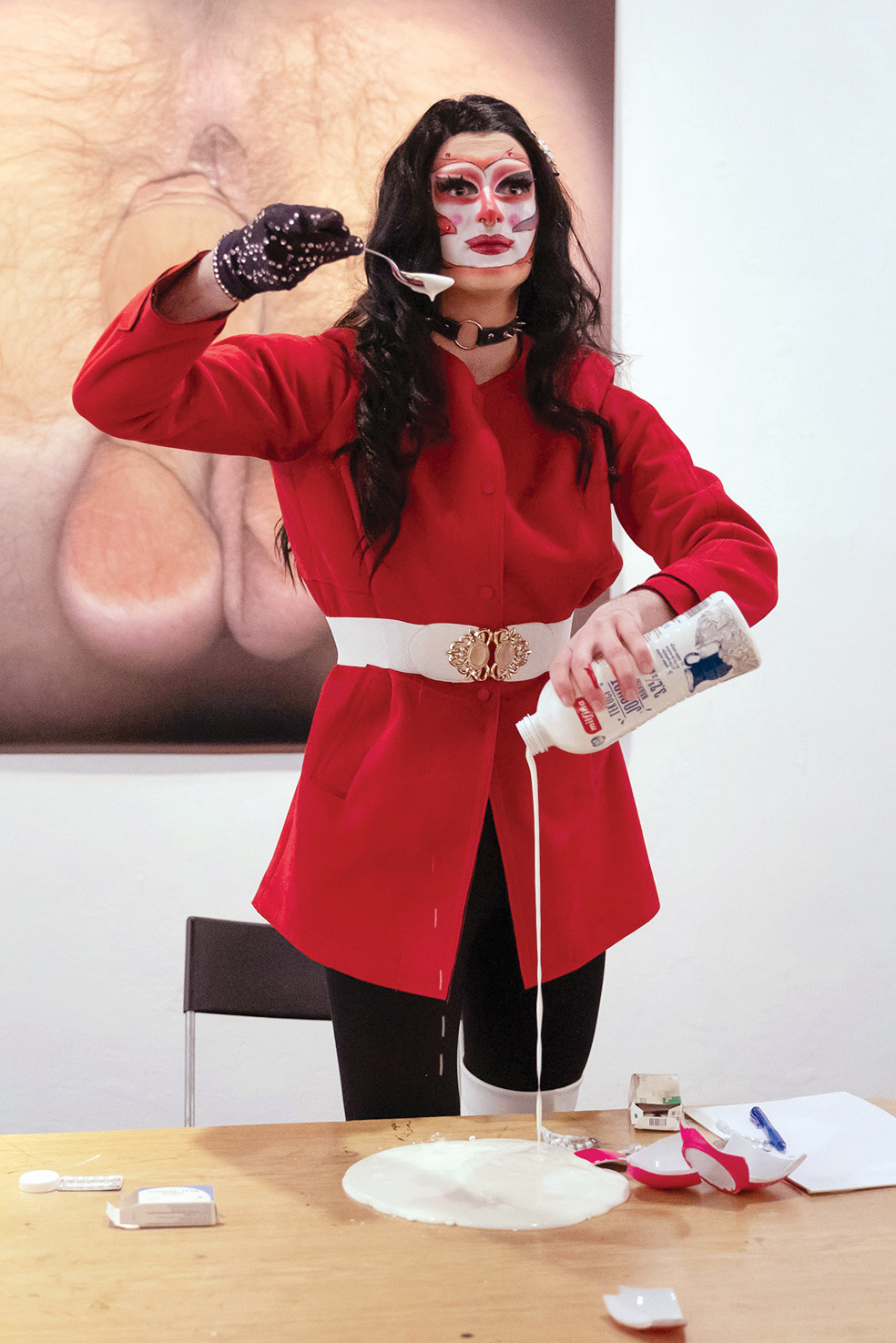 Marijo Zupanov: Under the Tuck; performans Mentalike; Rdeče zore, Galerija Alkatraz, LJ | Nada Žgank