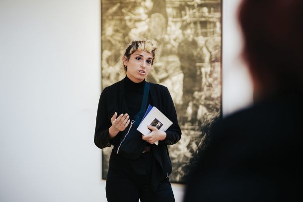 Helena Tahir: Nekje blizu, predstavitev knjige, Galerija Ravne