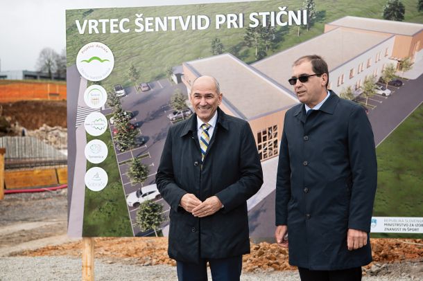 Janez Janša  bo zgradil vrtec v svojem volilnem okraju