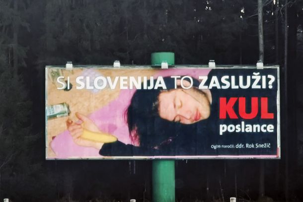 Sporni plakat, ki ga je naročil Rok Snežič