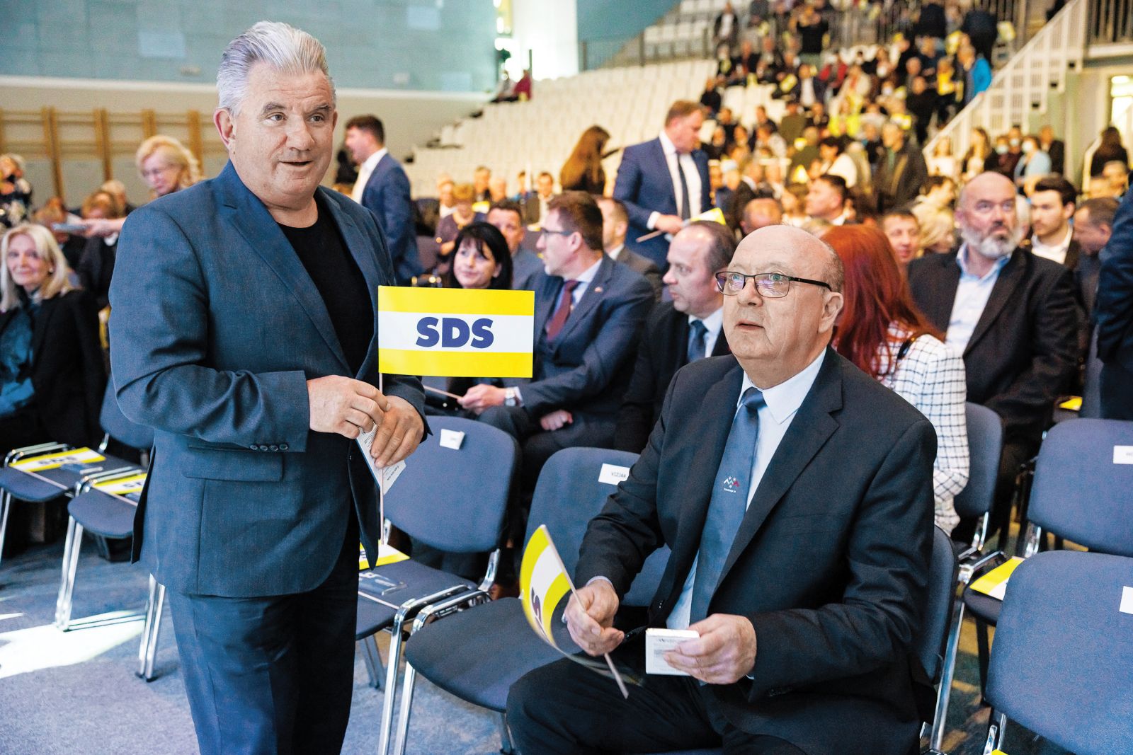 Andrej Vizjak in Vinko Gorenak na predvolilni konvenciji stranke SDS v Medvodah