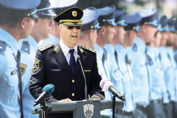 Dr. Anton Olaj, generalni direktor policije, ki je politiki, točneje politični stranki SDS, omogočil podreditev policije. 