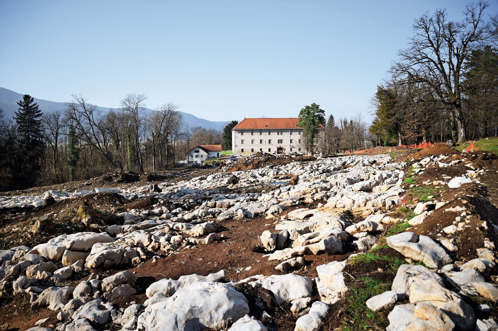Ostanki urbane poselitve na arheološkem najdišču pred zaporom na Igu