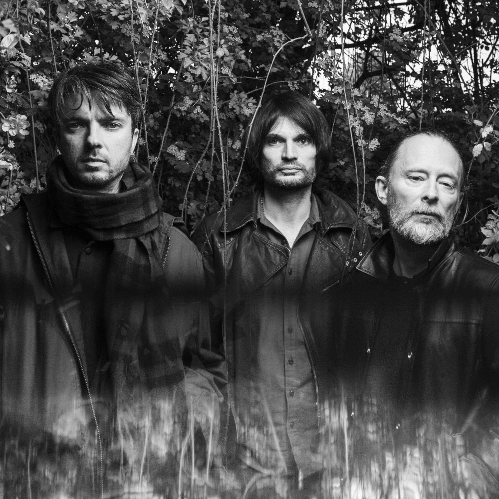 Debi stranskega projekta radioheadovcev Thoma Yorka in Jonnyja Greenwooda.