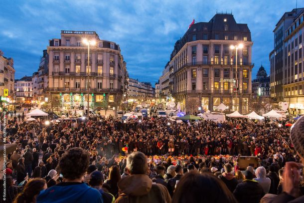 Dan po terorističnem napadu v Bruslju so potekala množična zborovanja v podporo žrtvam.