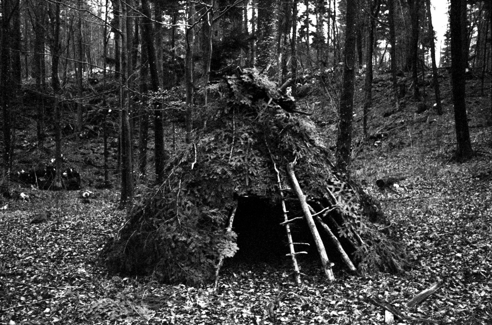 Žan Juhart in Jernej Šimec: Odsotni dogodki.j