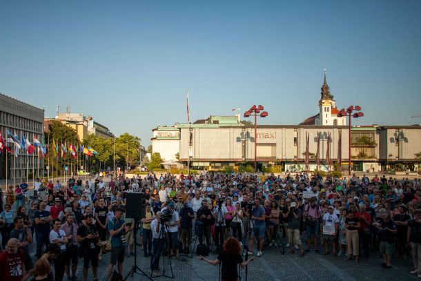 Množični shod v podporo neodvisni in avtonomni RTV Slovenija