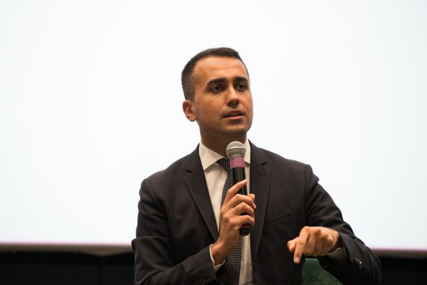 Italijanski zunanji minister Luigi Di Maio je v torek pozno zvečer javno potrdil, da zapušča Gibanje pet zvezd in bo oblikoval novo poslansko skupino, ki bo podpirala vlado premierja Maria Draghija.