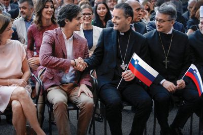 Luka Mesec in novomeški škof Andrej Saje