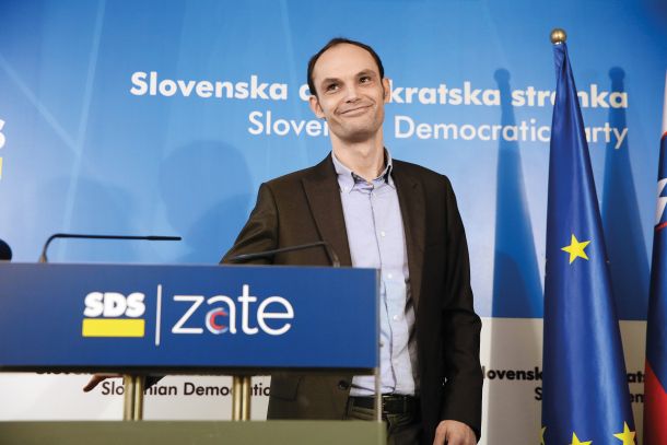 Anže Logar morda podobno kot slogan njegove stranke obljublja, da bo delal #zate, vendar pa njegova politična pot kaže, da bi kot predsednik republike lahko delal predvsem zase – in za interese stranke SDS. 