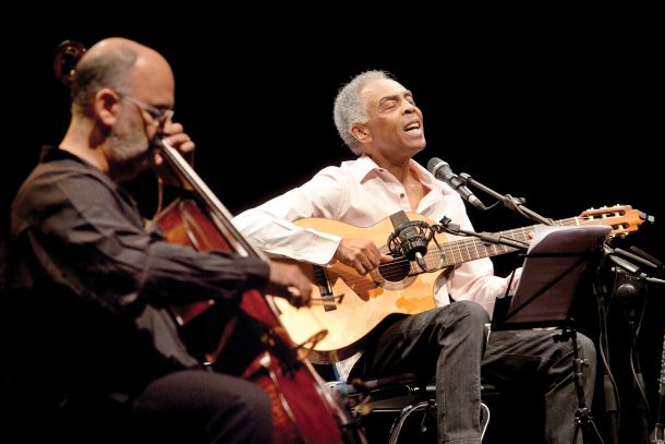 Gilberto Gil (desno) se v Slovenijo vrača po skoraj dvanajstih letih. Nazadnje smo ga poslušali 8. aprila 2011 v Cankarjevem domu v Ljubljani. 