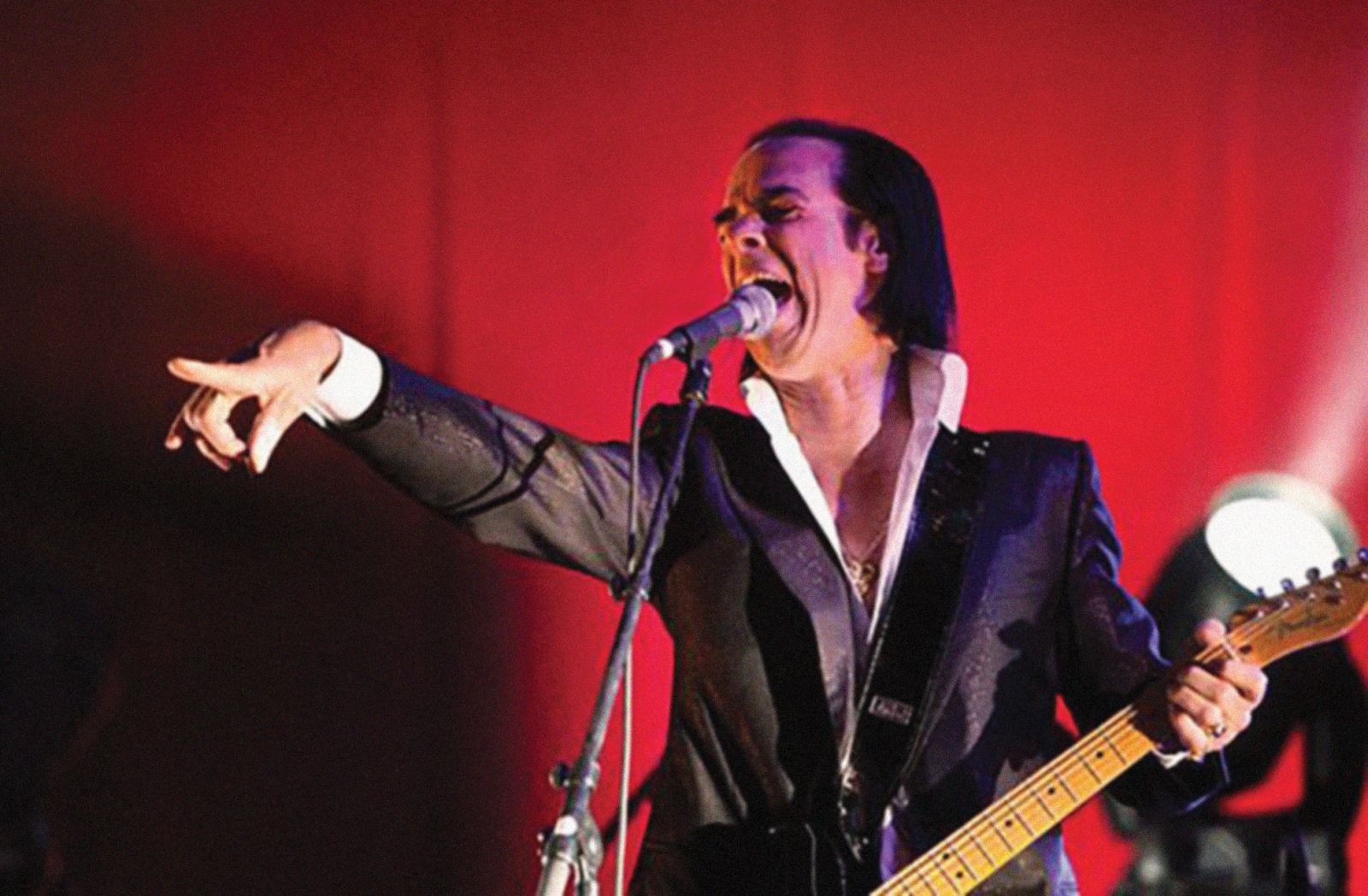 Seven Psalms je osupljiva zbirka spoken-word poezije, v kateri se Cave z molitvijo spoprijema z izgubo bližnjih. /