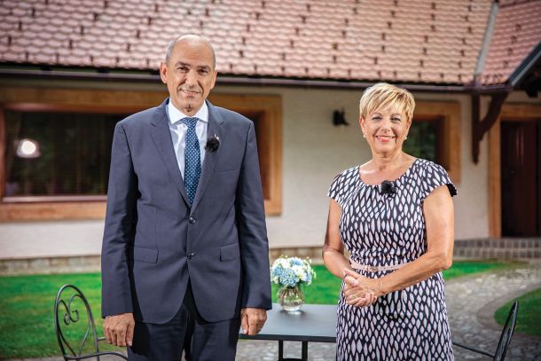 Zavzetje Kapitola, ki so ga izvedli Trumpovi privrženci, spominja na zavzetje nacionalke, ki so ga izvedli Janševi privrženci. RTV Slovenija so na silo podredili stranki SDS, njen predsednik pa je intervjuje že dolgo pred tem dajal le izbranim voditeljem, denimo Rosviti Pesek. /