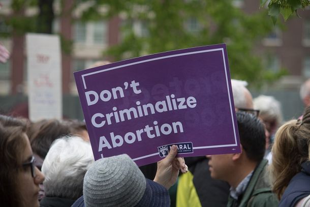 »Prepoved pravice do abortusa ne preprečuje splavov«